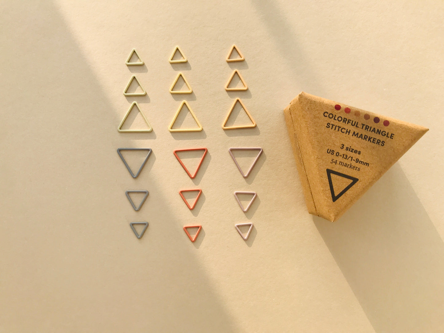 COCOKNITS - Triangular stitch markers in 3 sizes and 6 earth tones