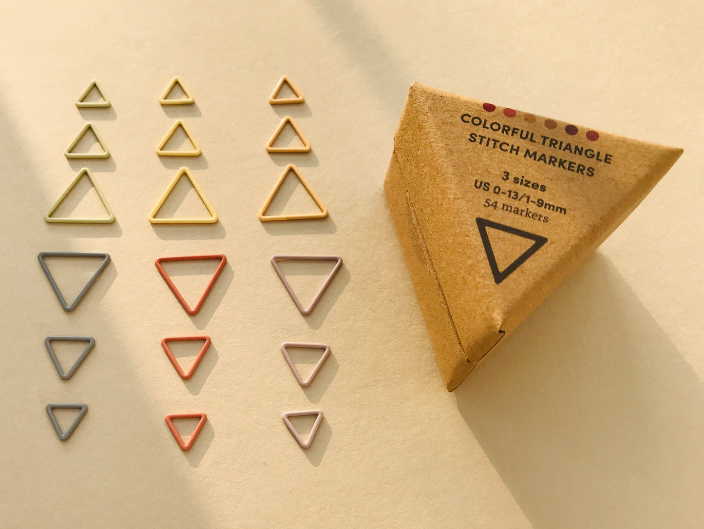 COCOKNITS - Triangular stitch markers in 3 sizes and 6 earth tones