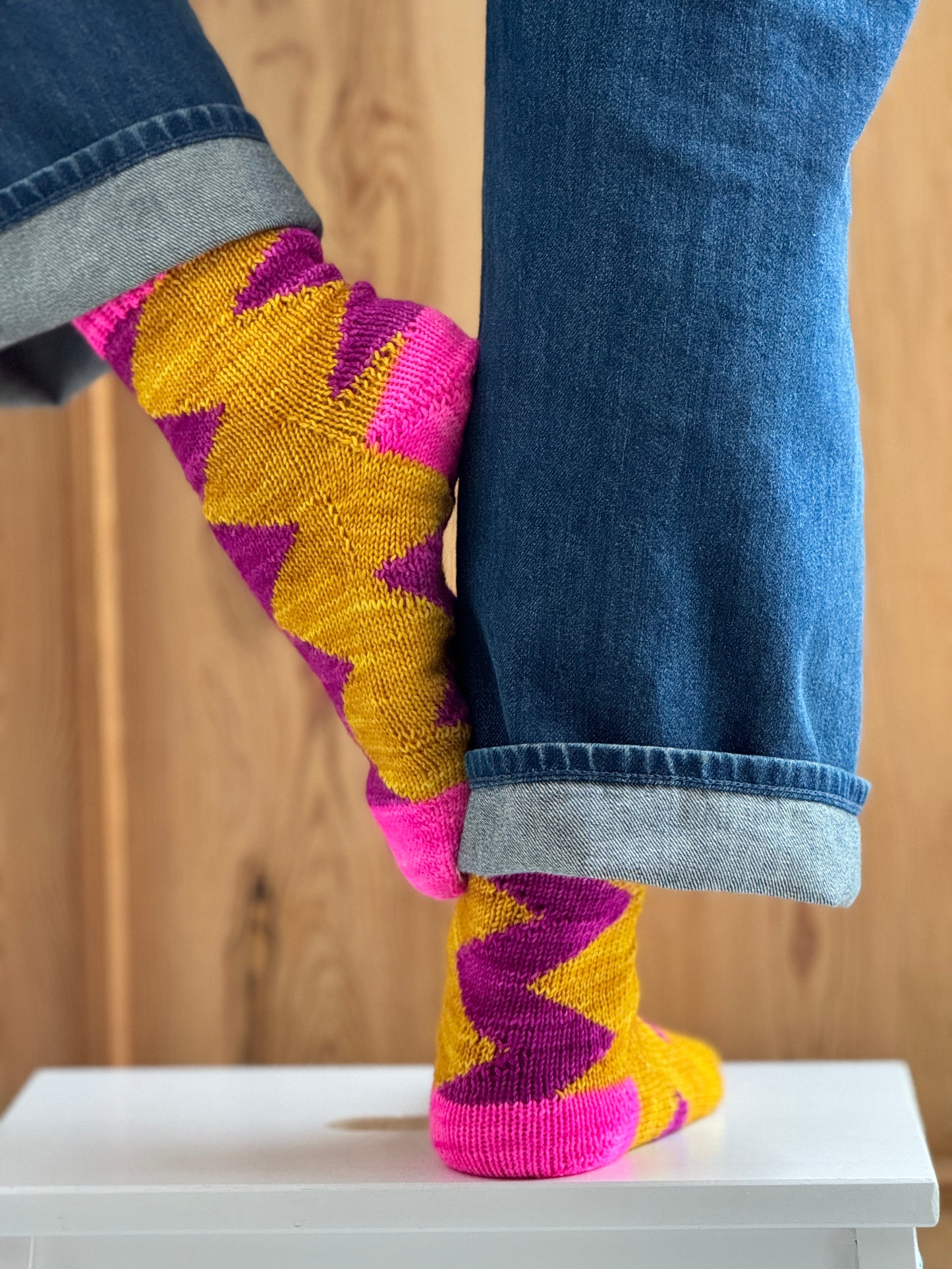 Funky Zigzag Socken Strickanleitung