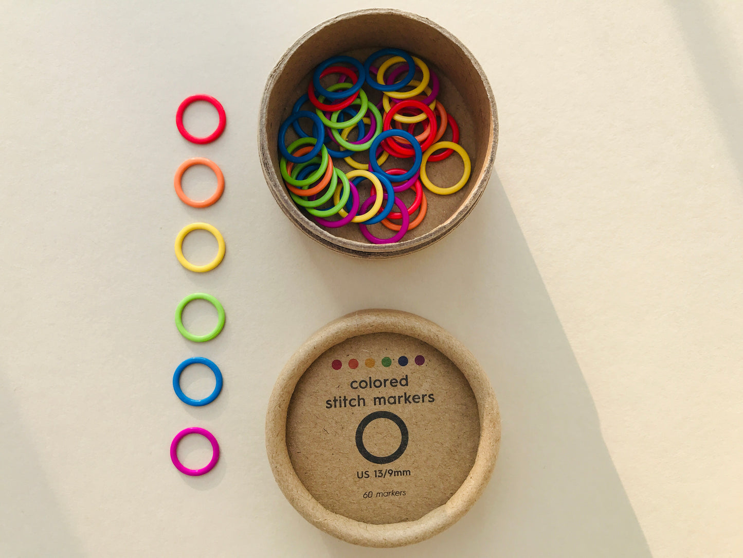 COCOKNITS - Round stitch markers in 6 rainbow colors